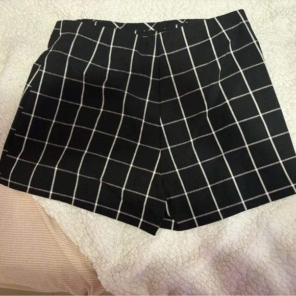 Joe B Plaid Skort - Picture 3 of 3